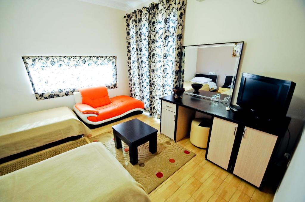 Hotel Lubjana Tirana Exterior photo