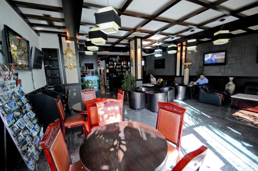 Hotel Lubjana Tirana Exterior photo