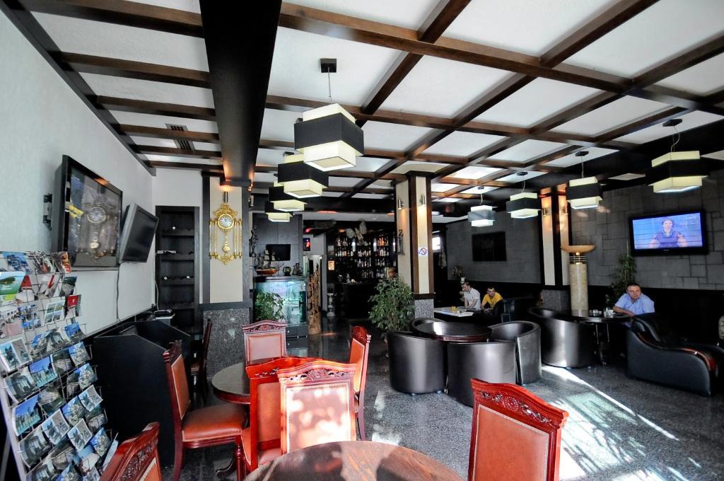 Hotel Lubjana Tirana Exterior photo